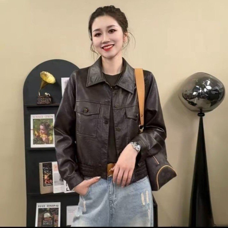 Chaqueta de Cuero Sintético para Mujer – Estilo Vintage con Corte Clásico y Ajuste Elegante